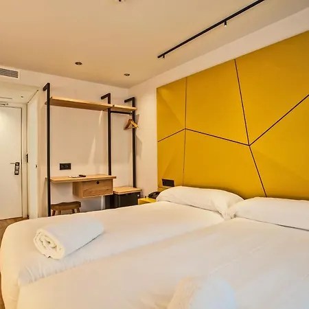 Hotel Plaza Obradoiro By Bossh! 2*