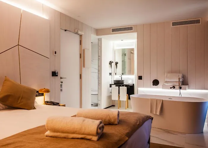 Plaza Obradoiro By Bossh! Hotel 2*