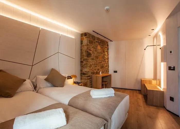 Hotel Plaza Obradoiro By Bossh! 2*